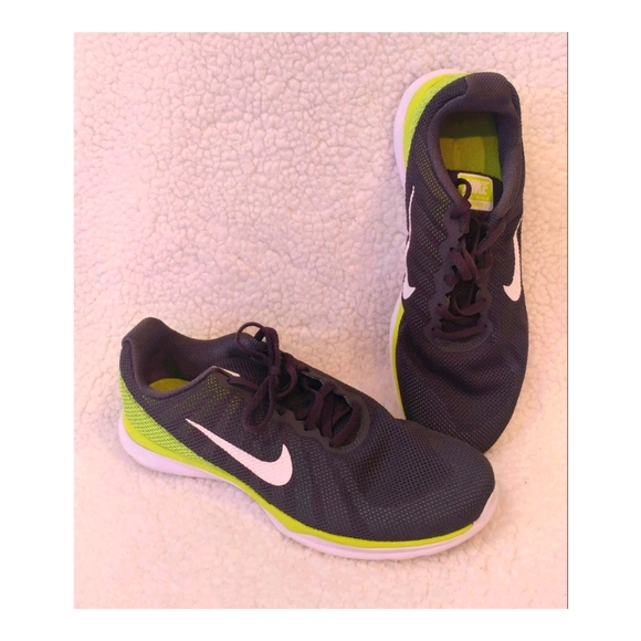 Nike Shoes - LN Women's Nike Training in Season TR 6 Shoes 9